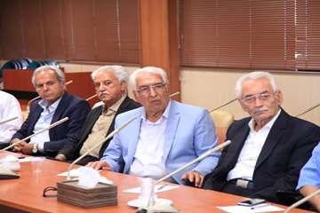 نشست بازنشستگان با رئیس دانشگاه